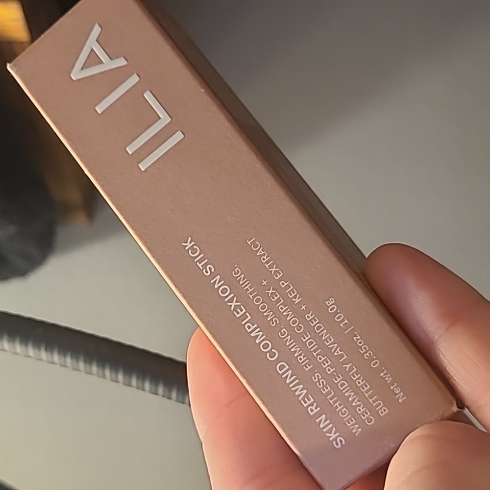 Ilia skin rewind complexion stick 4n holly